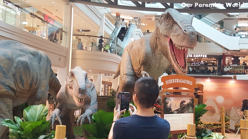 RAWR Dinosaurs Unearthed Plaza Singapura 3