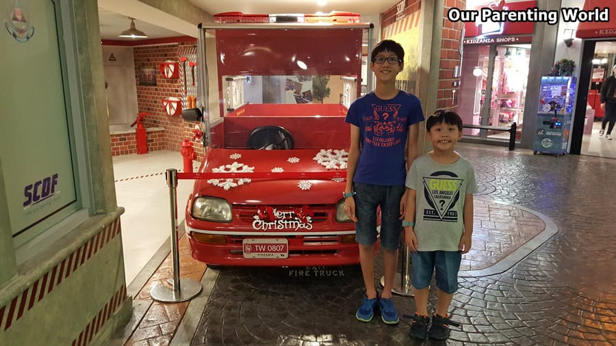 KidZania Christmas 2017 12